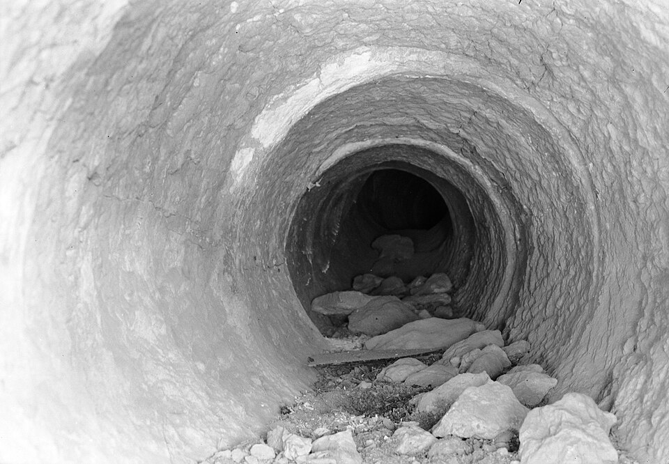 A historic photograph of the ancient aqueduct from Solomon’s Pools towards Jerusalem—not an image made in antiquity.