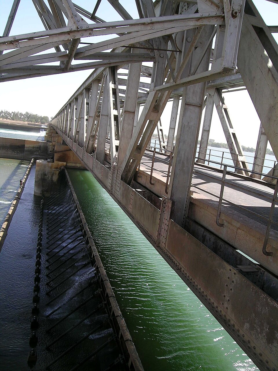 The Markala barrage in Mali, photographed in 2008: later infrastructure linked to the colonial Office du Niger irrigation scheme, not an image of forced labour in 1926.